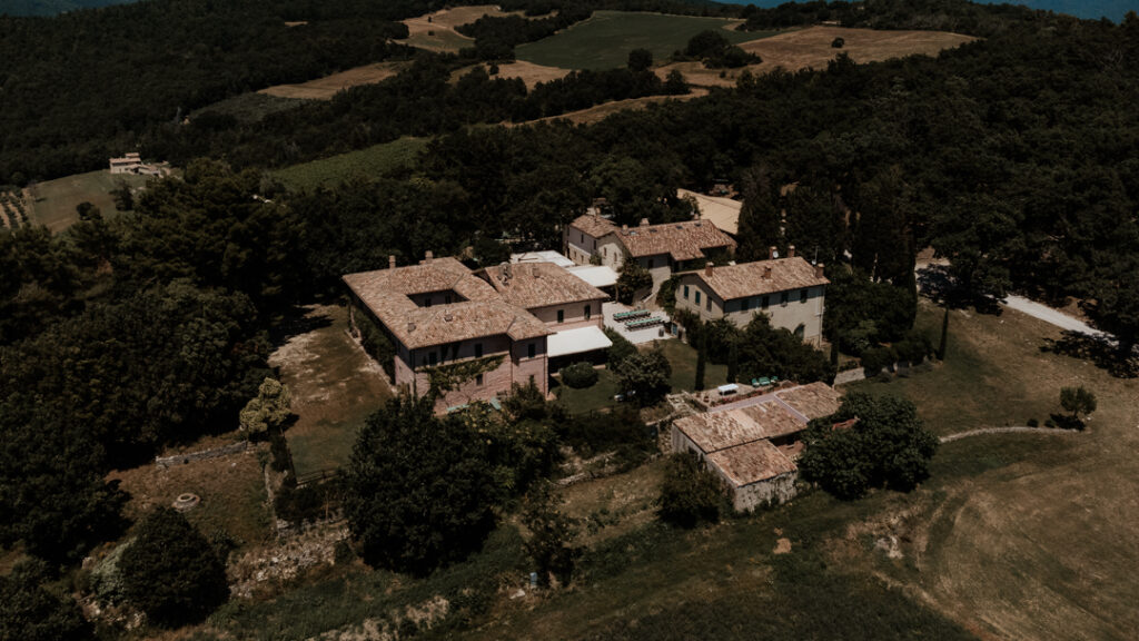 Matrimonio in Umbria, Tenuta San Lorenzo Vecchio di Foligno, Matrimonio da sogno in Umbria, Location matrimonio romantica.