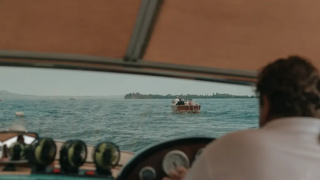 Isola del Garda Elopement
boat arriving at Isola del Garda for a Lake Garda destination wedding