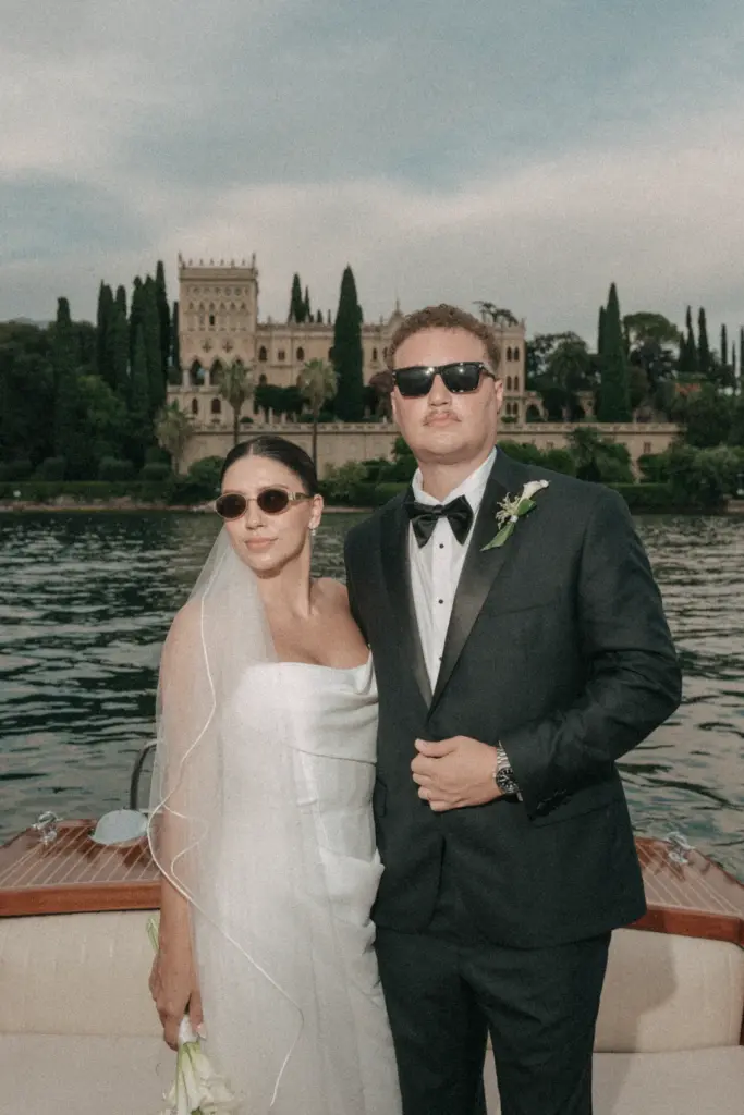 Isola del Garda Elopement
boat arriving at Isola del Garda for a Lake Garda destination wedding