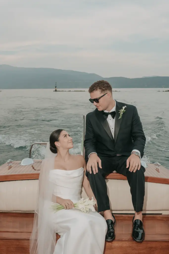 Isola del Garda Elopement
boat arriving at Isola del Garda for a Lake Garda destination wedding