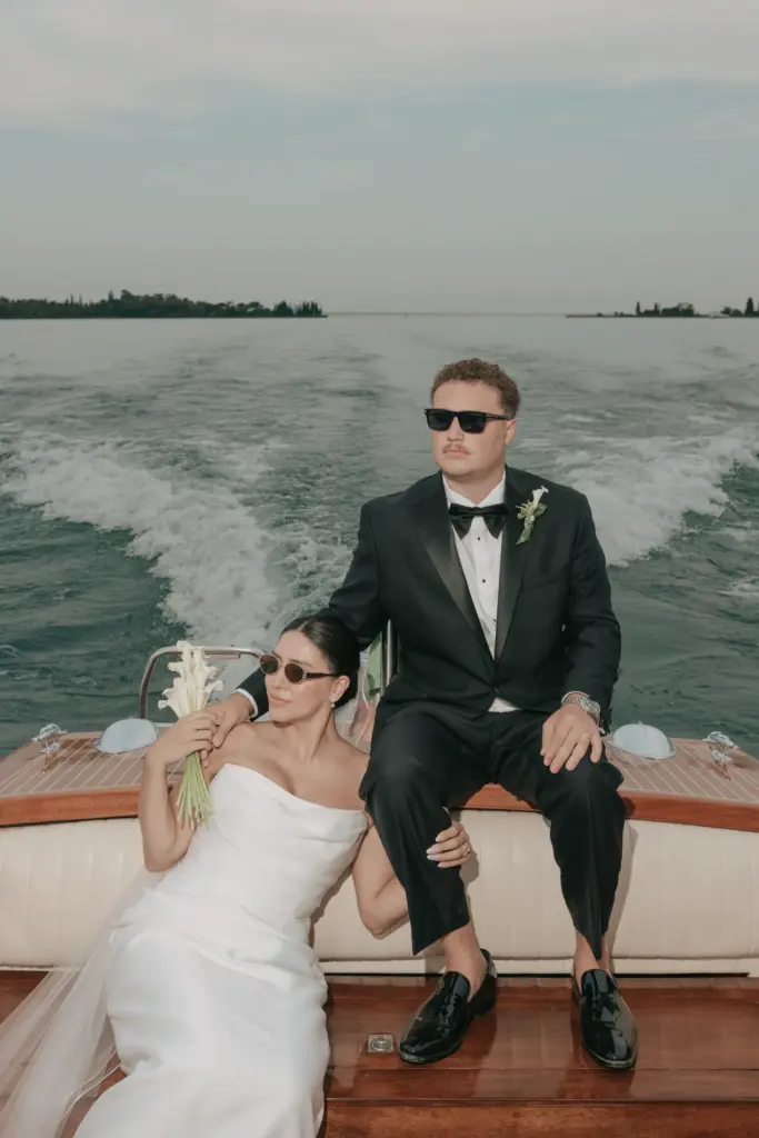 Isola del Garda Elopement
boat arriving at Isola del Garda for a Lake Garda destination wedding